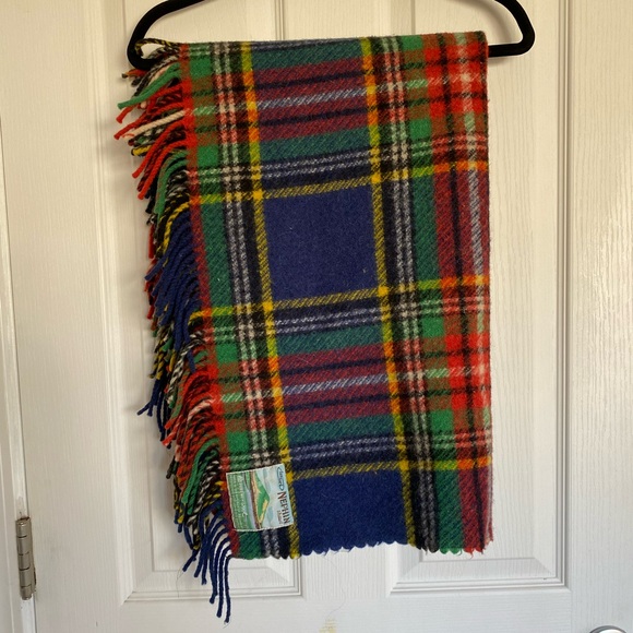FOXFORD NEPHIN Pure Wool Shawl Throw Blanket Vibrant Tartan Plaid Fringe Ireland - Picture 3 of 4